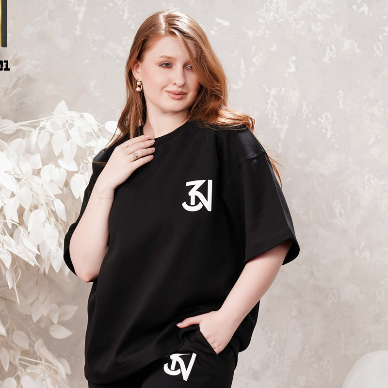 Black T-shirt meloky
