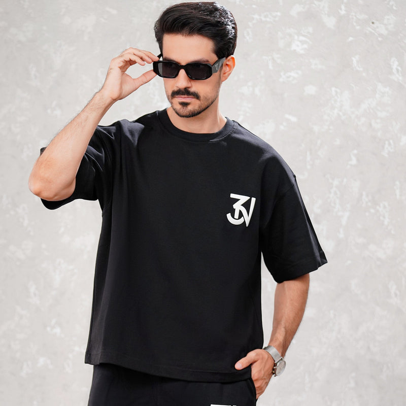 Black T-shirt meloky